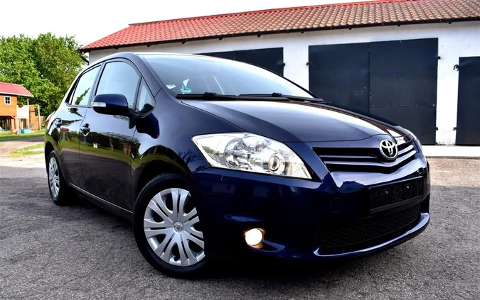 Toyota Auris cena 31900 przebieg: 136832, rok produkcji 2011 z Elbląg małe 781